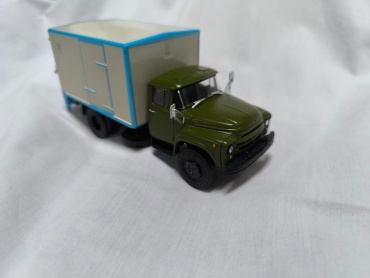 Автомобиль 30345643_667461400 1:43