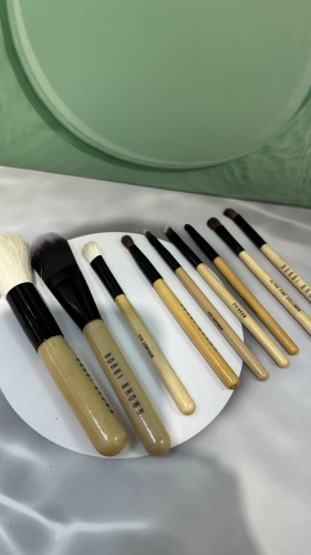 BOBBI BROWN Набор кистей 1