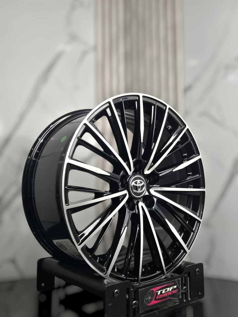 Top Grade FBX042-9 8.5x19/5x114.3 D60.1 ET35 4 диска черный, серебристый