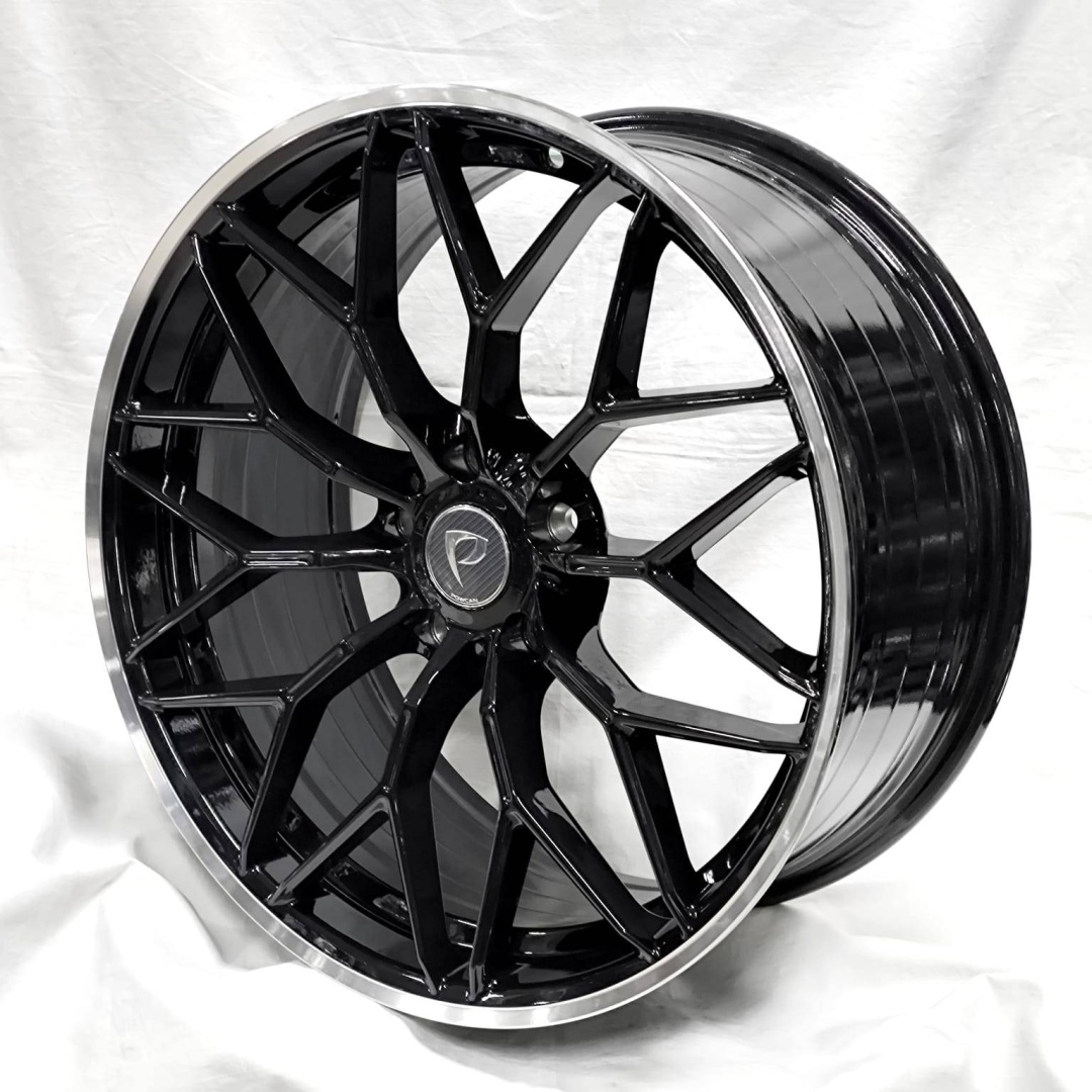 Wheels 237 8.5x19/5x114.3 D67.1 ET35 4 диска черный, серебристый