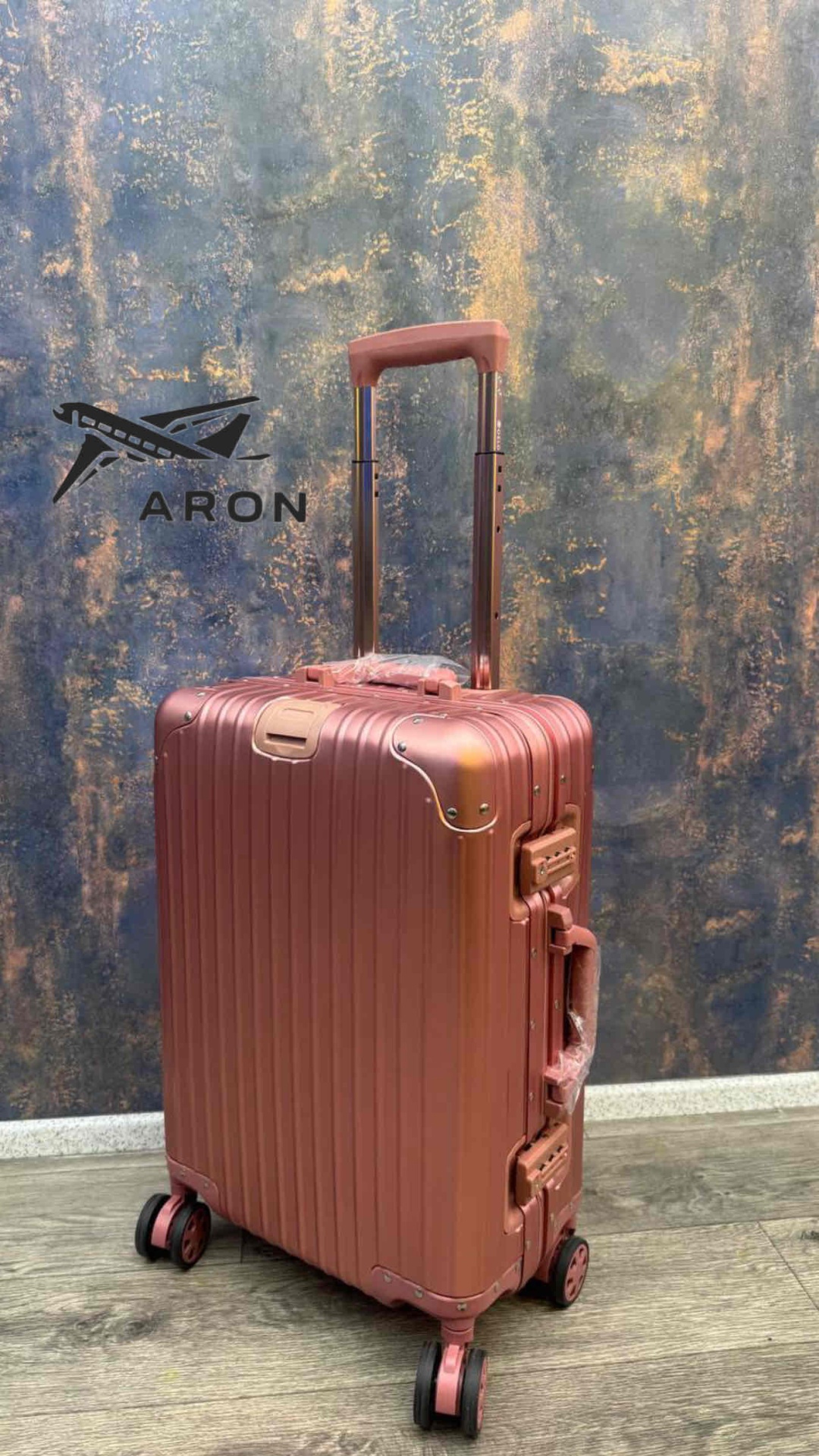 Чемодан ARON-005 алюминий 45 л розовый