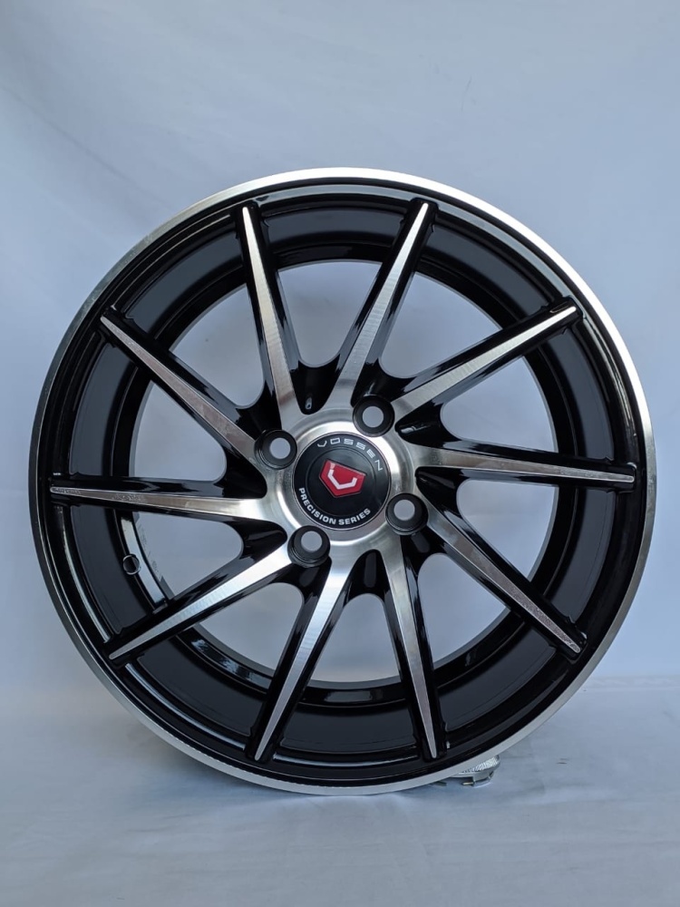 Rainbow VOSSEN CVT 175JJJ 7.5x17/4x100 D67.1 ET35 4 диска черный, серебристый