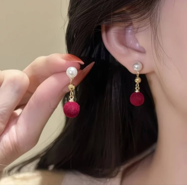 Серьги Fashion пластик, ювелирный сплав, бисер