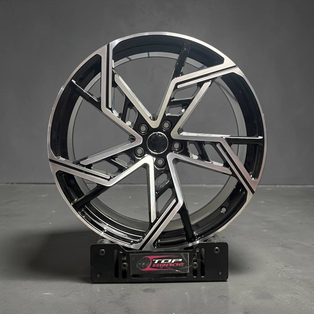 Audi AXM 1060 9x21/5x112 D66.5 ET30 4 диска черный, серебристый