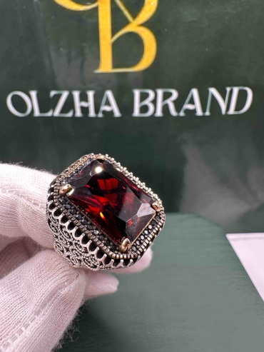OLZHA BRAND Bax размер 20 вес 20.8 г серебро, гранат