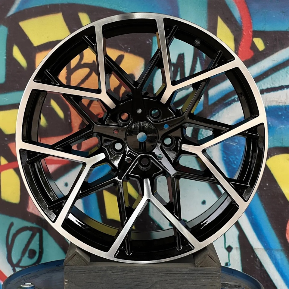 Rainbow Dance BMW 0245 8.5/9.5x20/5x112 D66.6 ET27.3 4 диска черный, серебристый