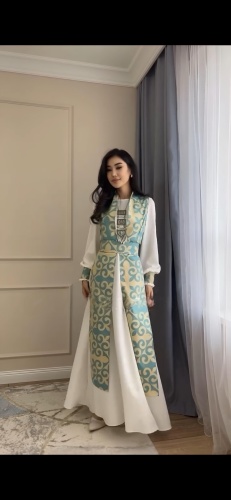 Национальный костюм QAZAQ FASHION зеленый