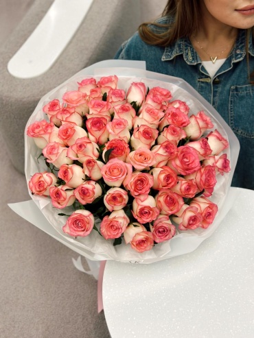 Rilak Floral моно-букет в оформлении роза 51 шт 60 см