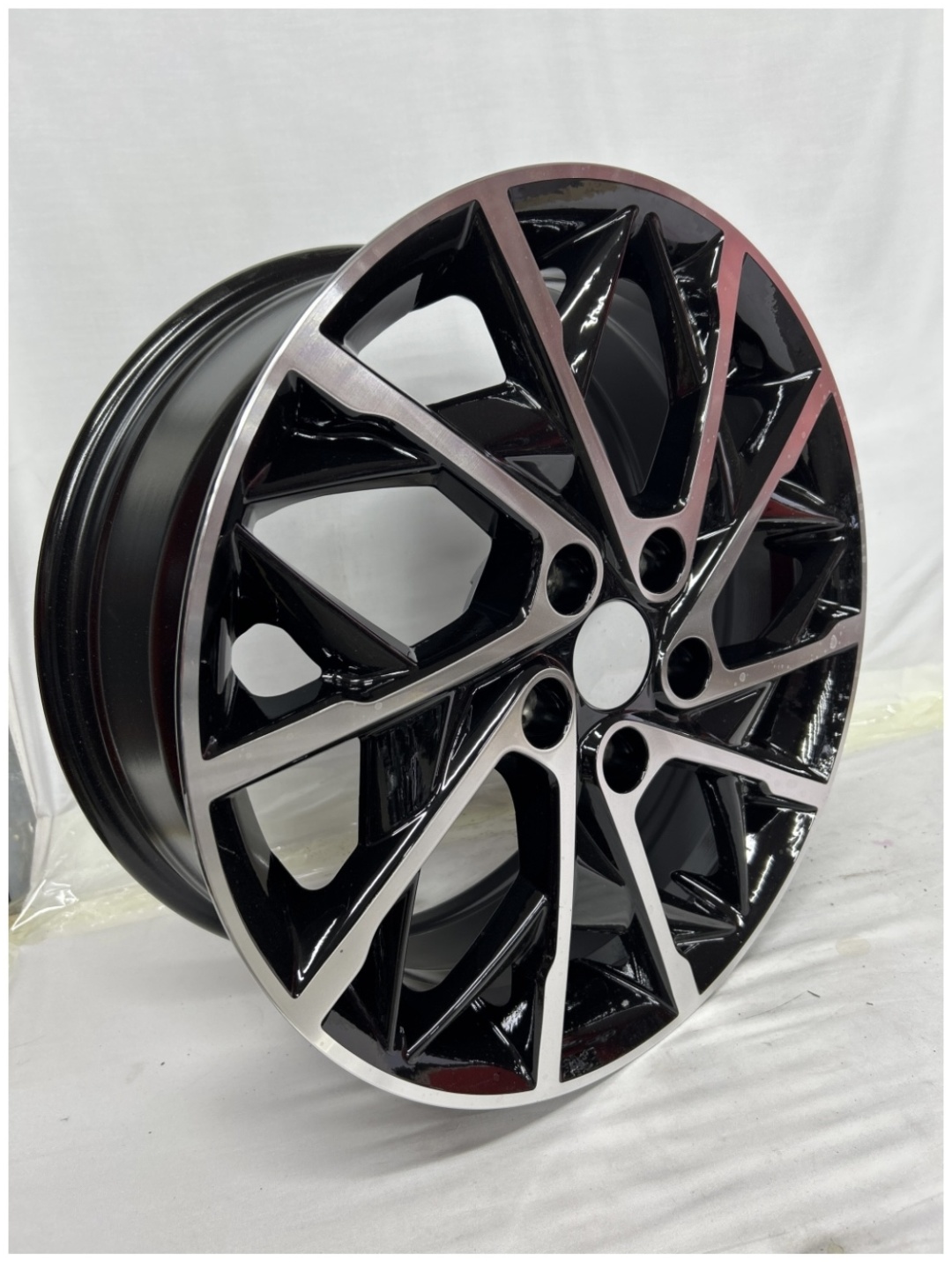 LKN Lkn10809 6.5x16/5x114.3 D67.1 ET45 4 диска черный, серебристый