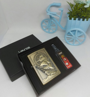 Бензиновая зажигалка Парусник Gold, металлический сплав