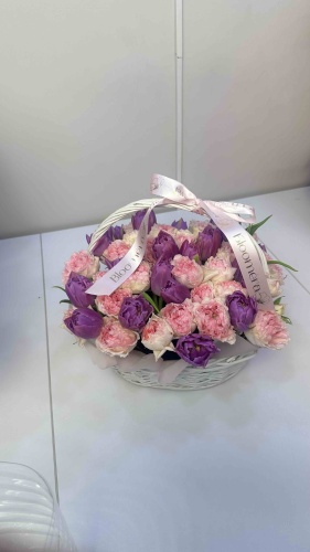 Bloomera Flowers композиция с открыткой тюльпан, кустовая роза 51 шт 40 см