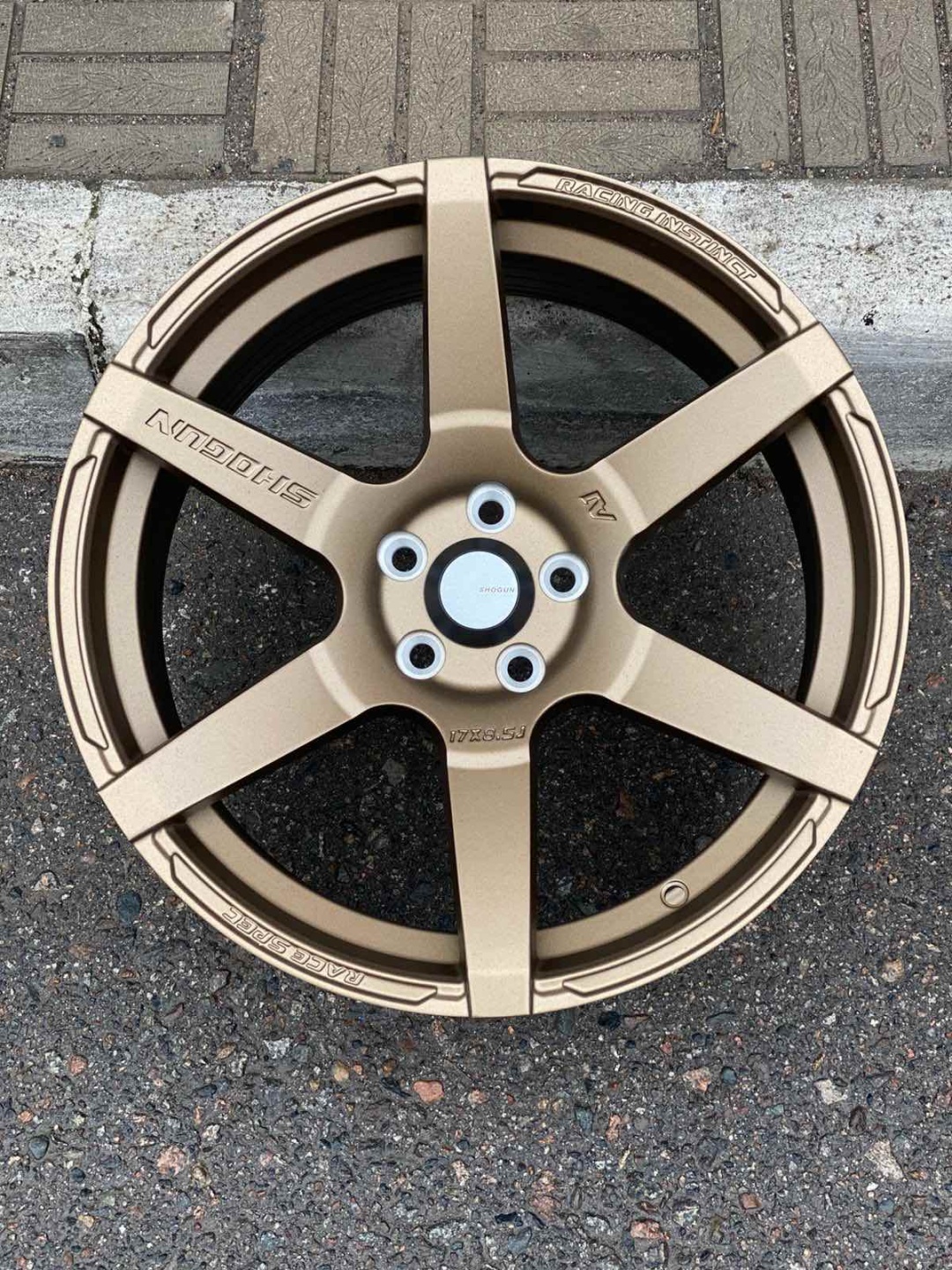Flow Forming XF043 8.5x17/5x114.3 D73.1 ET22 4 диска бронзовый
