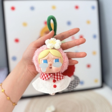Брелок POP MART Cry baby, 15 см