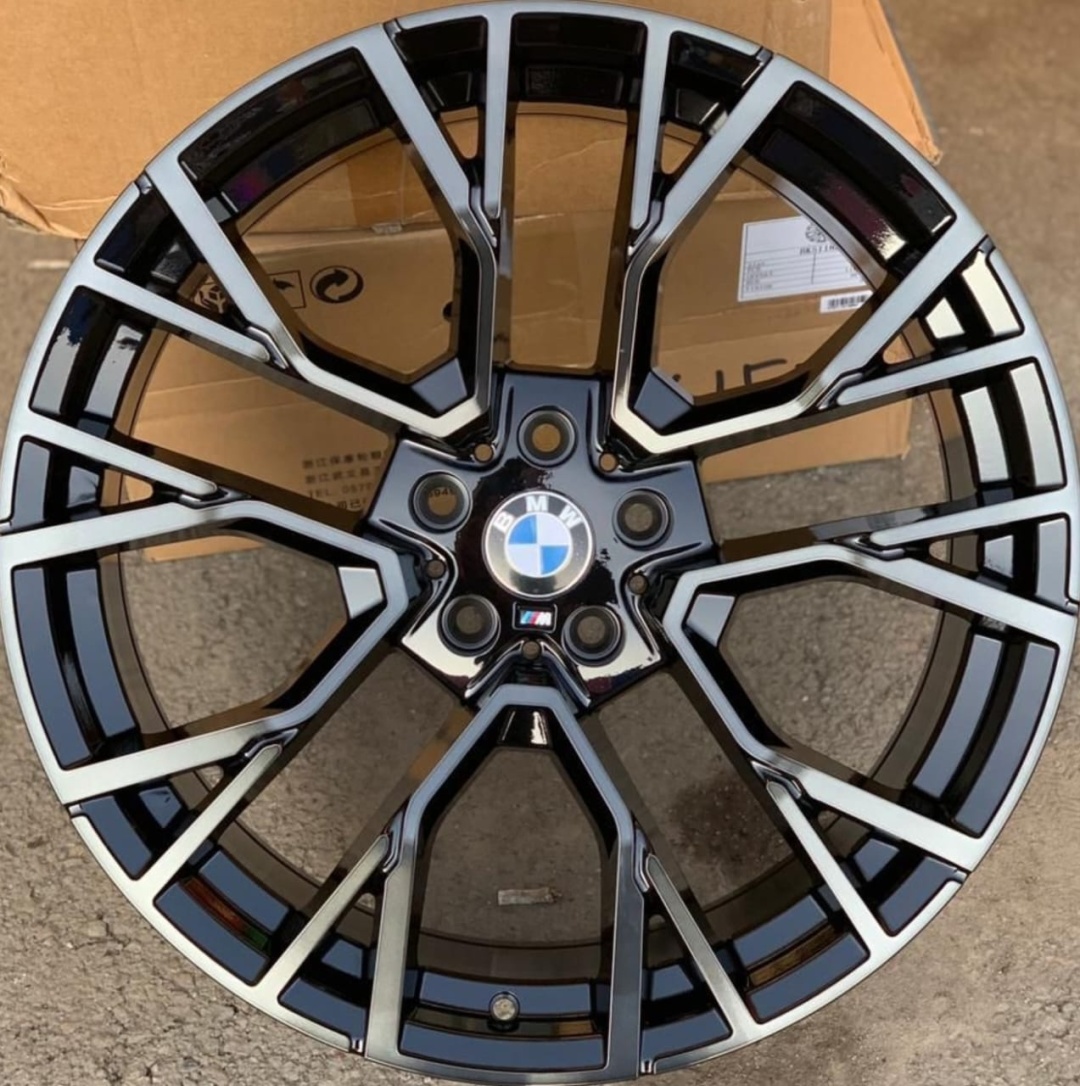 Rainbow BMW 747M STYLE 5769 9/10.5x20/5x112 D66.45 ET35.4 4 диска черный, серебристый, синий