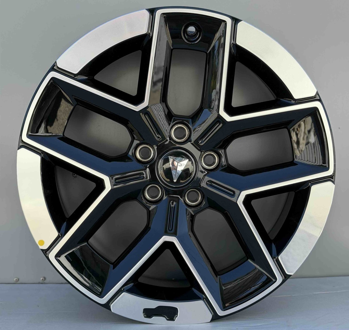 Original Series Wheels Deepal G318 8x18/5x114.3 D60.1 ET28 4 диска серебристый, черный