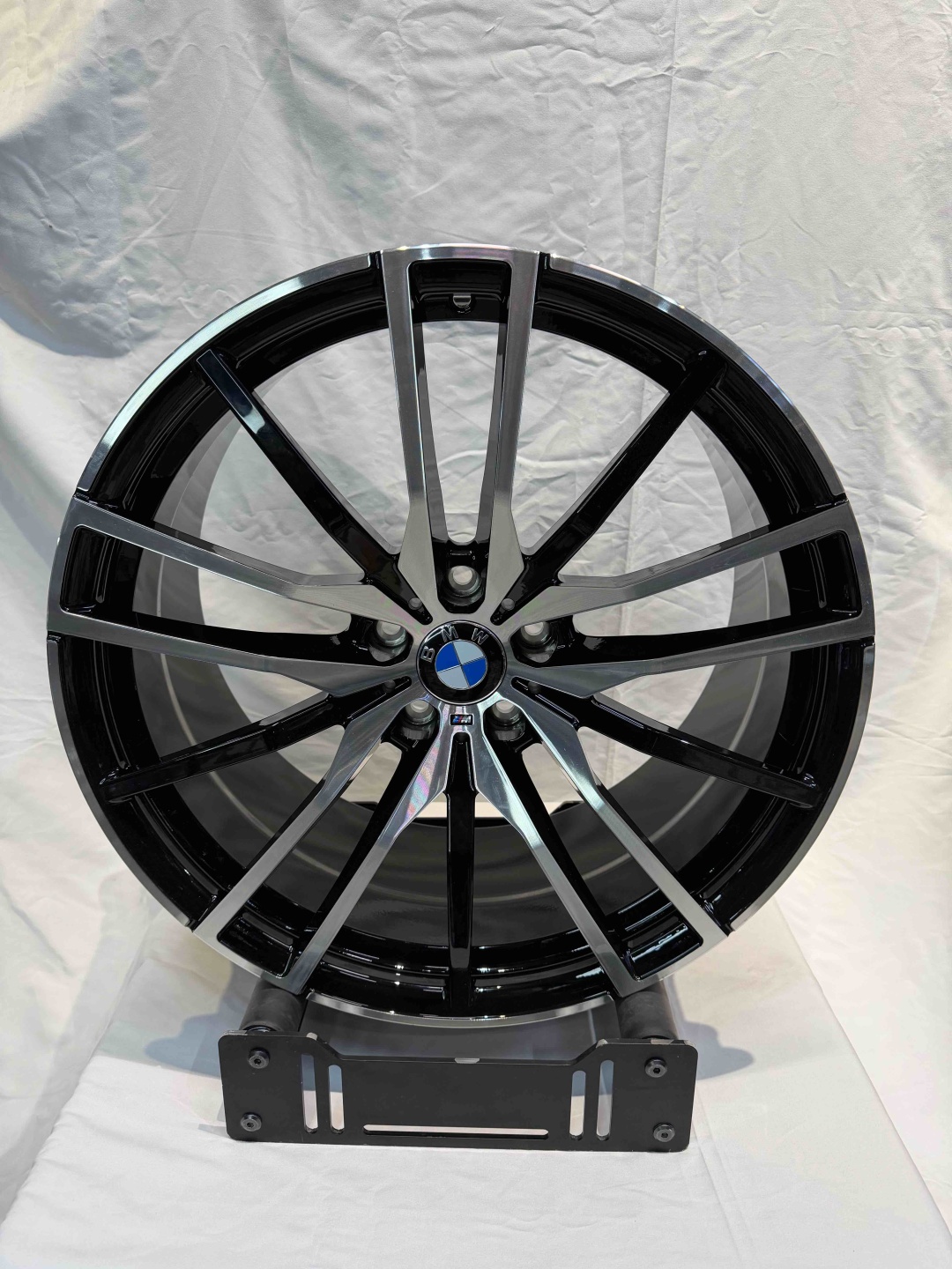 BM HJ0058 10/11x21/5x120 D74.1 ET37.4 4 диска черный, серебристый