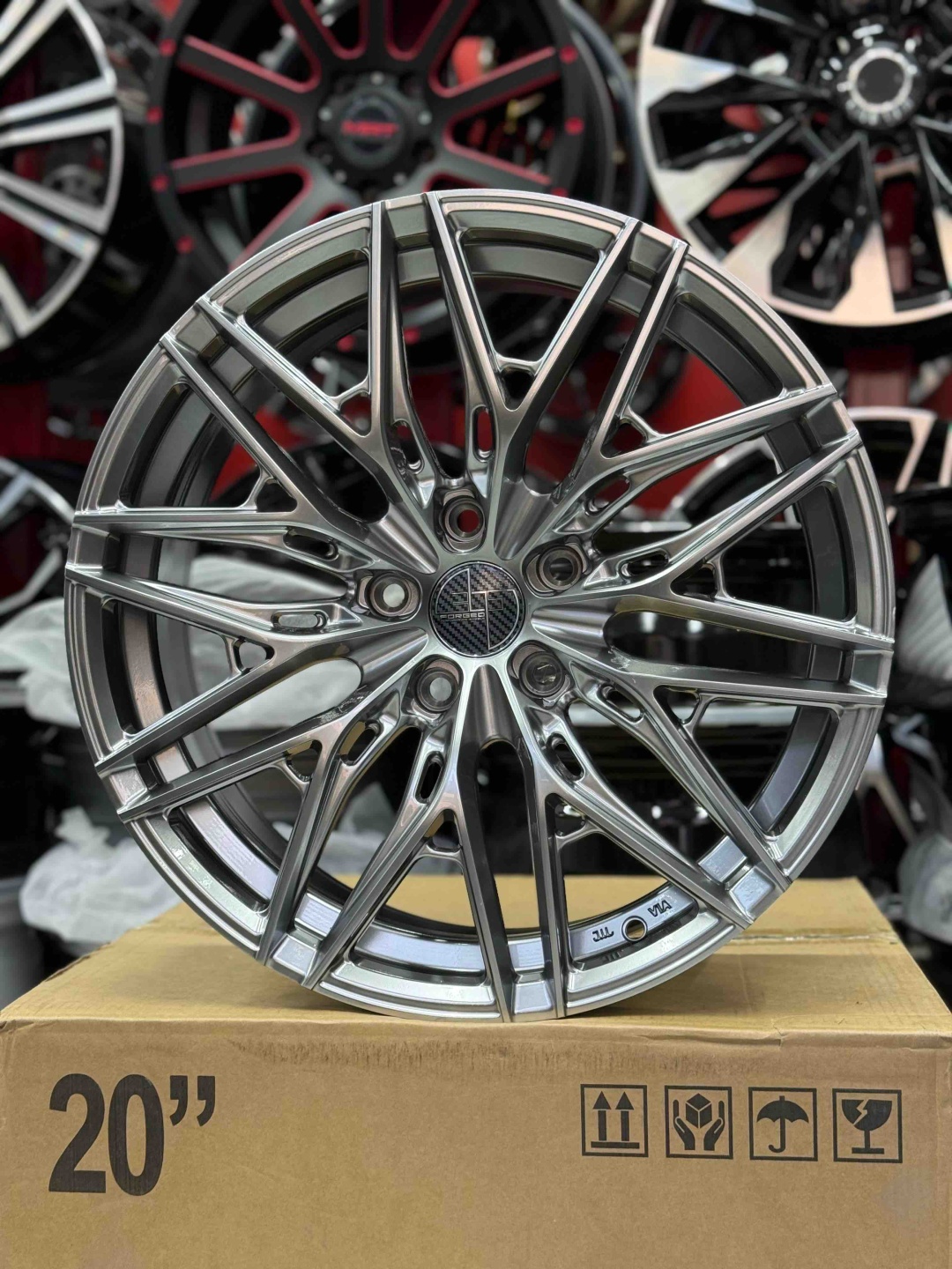 Ffc003 8x18/5x114.3 D73.1 ET35 4 диска графит