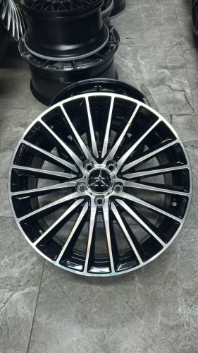 LKN Lkn1915 8x18/5x112 D66.6 ET35 4 диска черный, серебристый