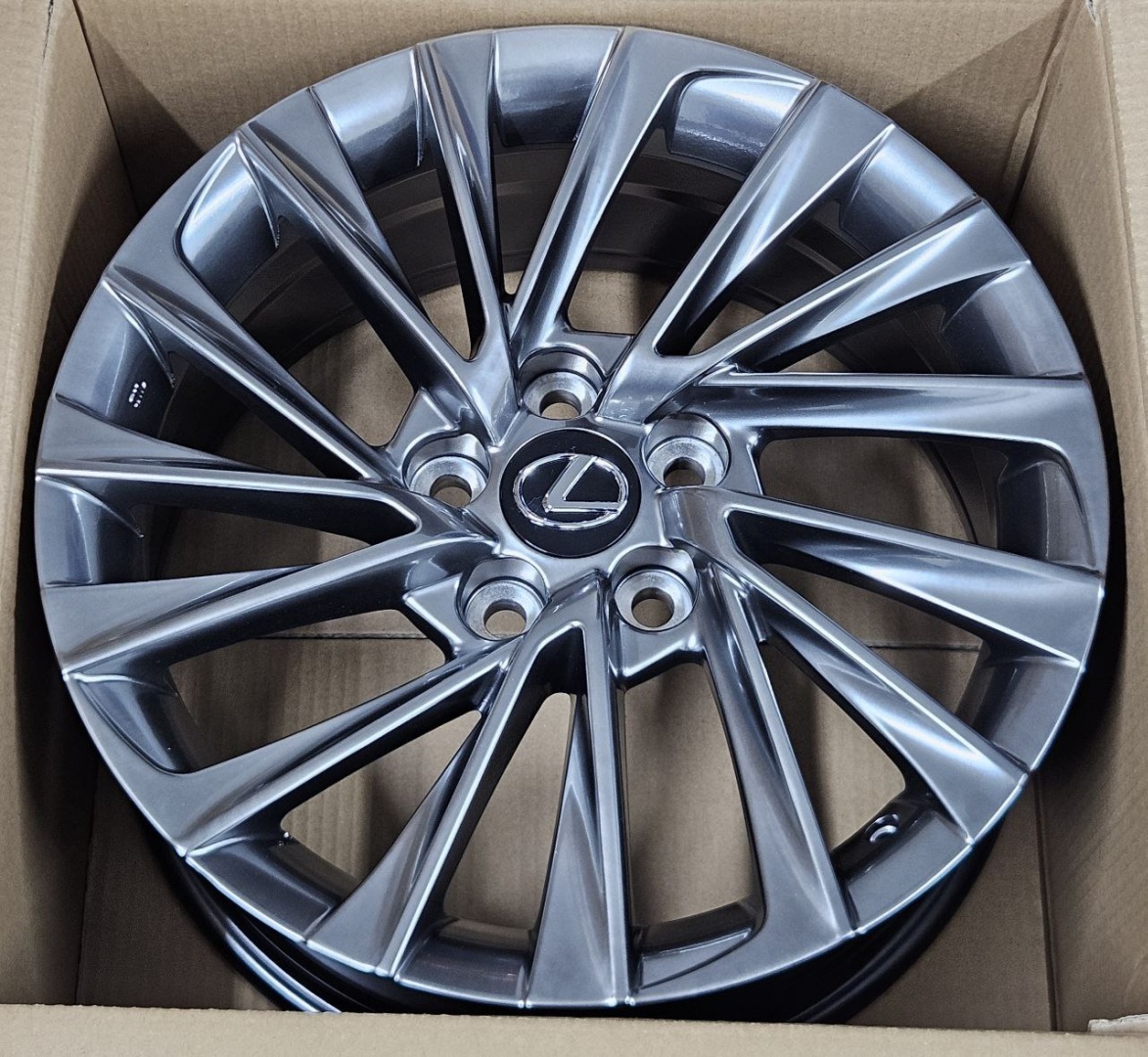 Fonyee SM H898F 7.5x17/5x114.3 D60.1 ET40 4 диска серебристый