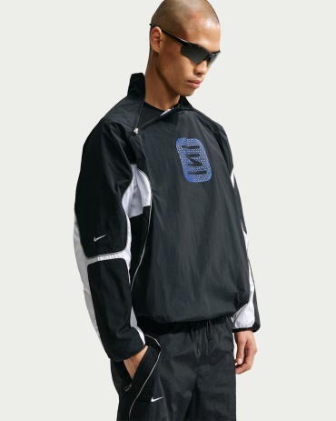 Ветровка Nike черный