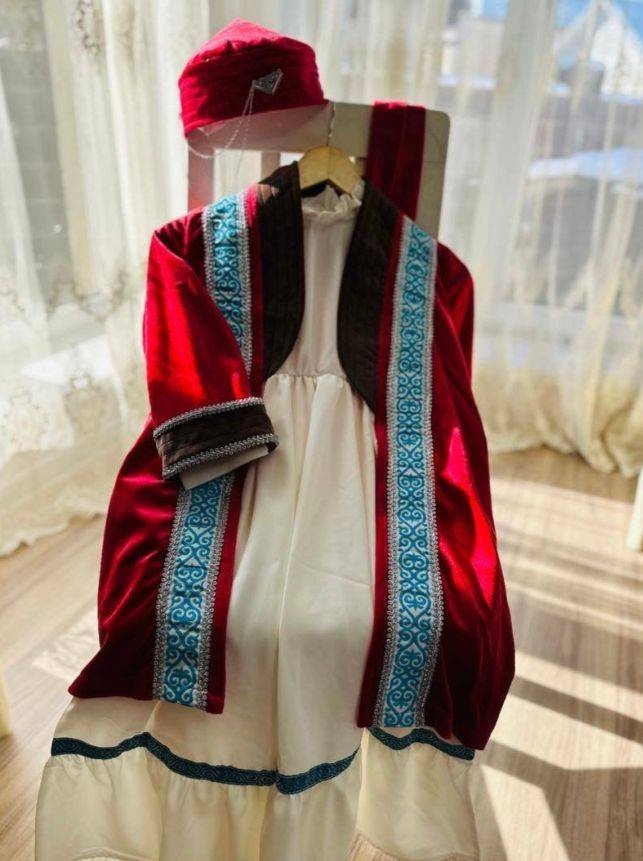 Национальный костюм 1001 красный