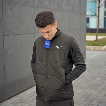 Жилет Mizuno черный