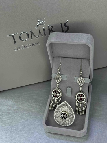 TOMIRIS COLLECTION медицинская сталь, стекло