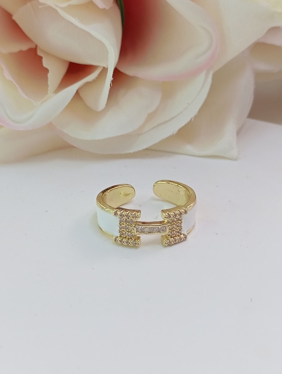Кольцо Xuping Jewelry 545 размер регулируемый титан, стразы