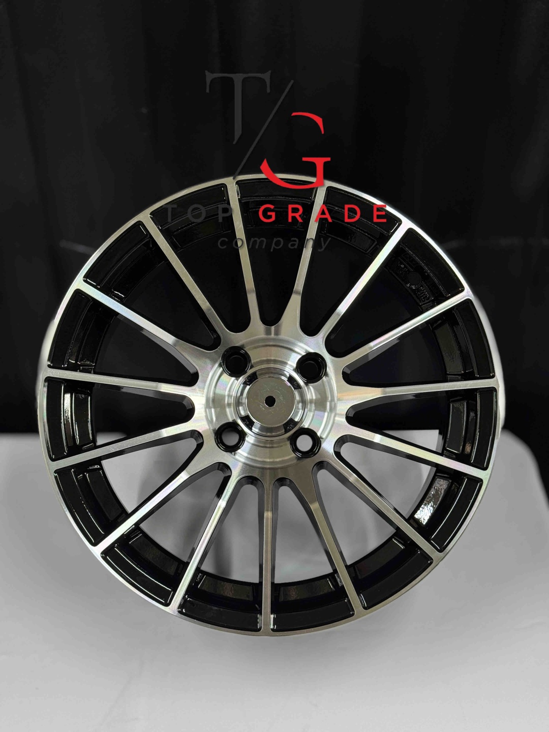 Top Grade Top grade0010 7.5x15/4x100 D67.1 ET35 4 диска черный, серебристый
