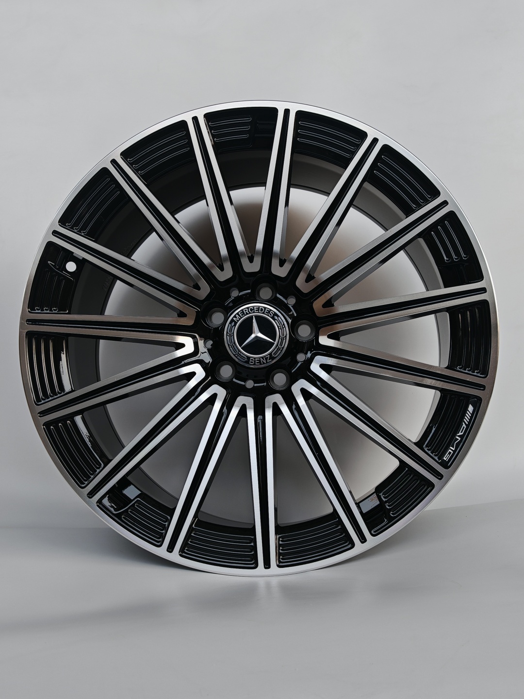 Mercedes-Benz 3625 8.5x19/5x112 D66.6 ET42 4 диска черный, серебристый