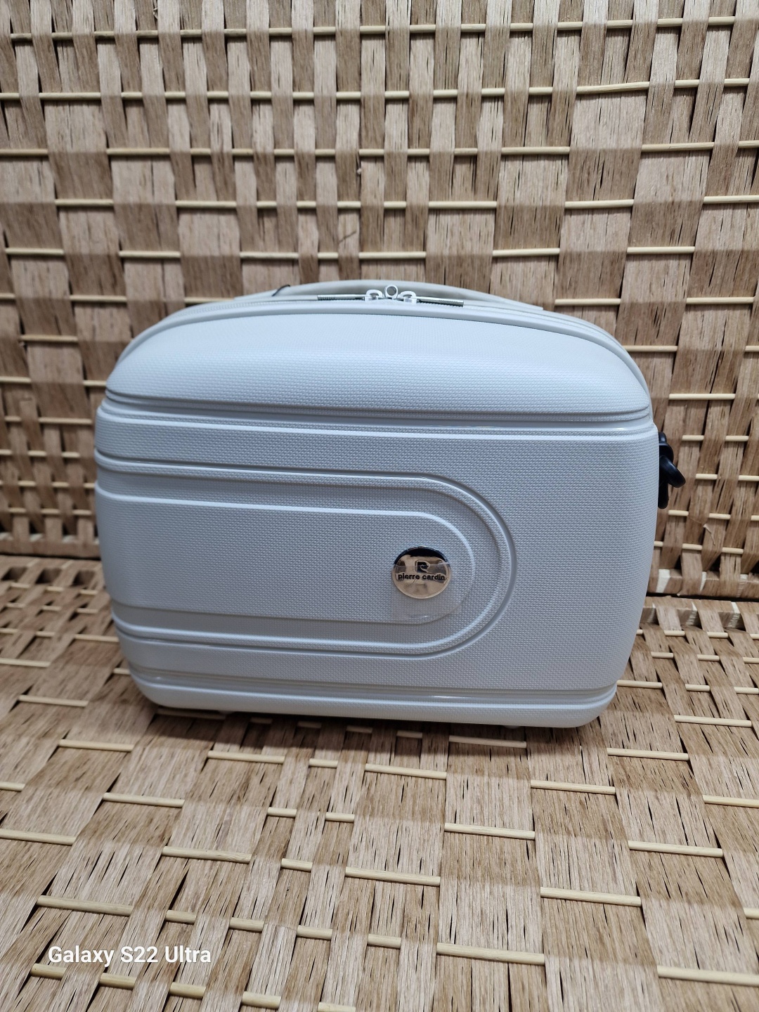 Кейс-пилот Pierre Cardin GU86304W4-14BC полипропилен 17 л слоновая кость