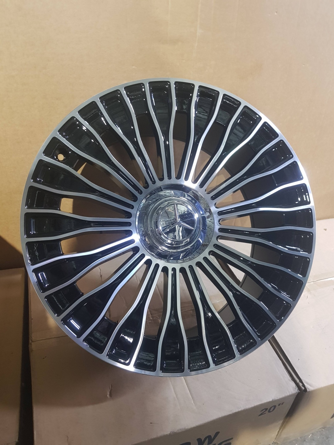 REW Mercedes Benz Maybach FBX227-20 9.5x20/5x112 D66.56 ET43.5 4 диска черный, серебристый