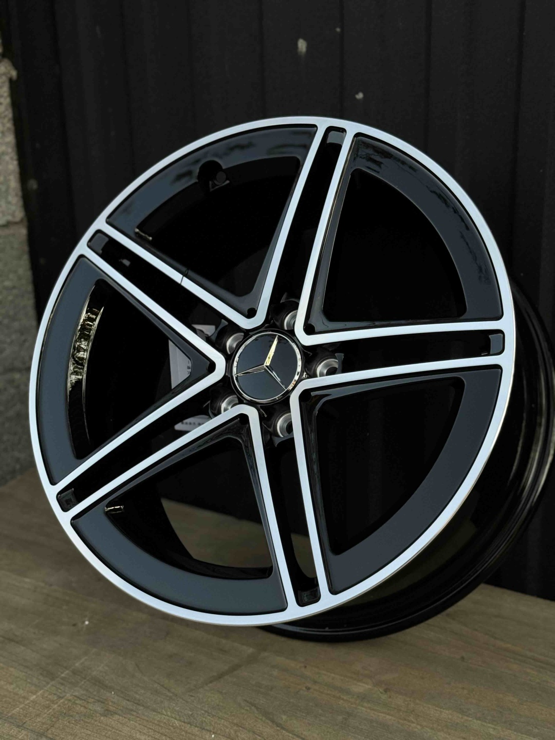 Mercedes-Benz ковка tj02075 8x18/5x112 D66.5 ET35 4 диска черный, серебристый