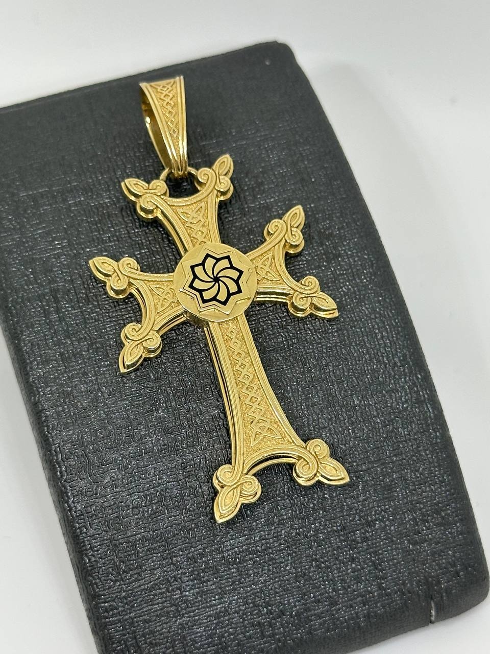 Крестик SAR JEWELRY Aro_E1_9326 вес 15.3 г золото, без вставок