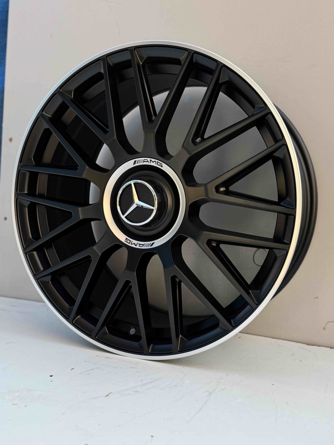 Mercedes-Benz h932fhgd 8.5/9.5x19/5x112 D66.56 ET38 4 диска черный, серебристый