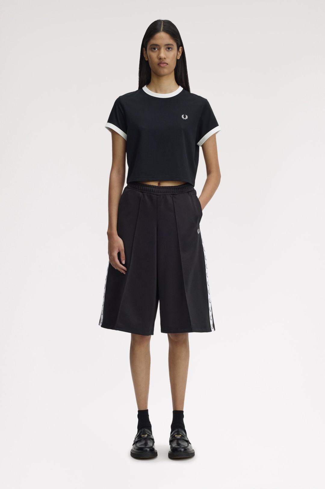 Бермуды FRED PERRY черный