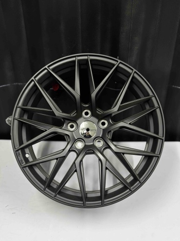 Top Grade Diski08379 8x18/5x114.3 D67.1 ET35 4 диска черный матовый