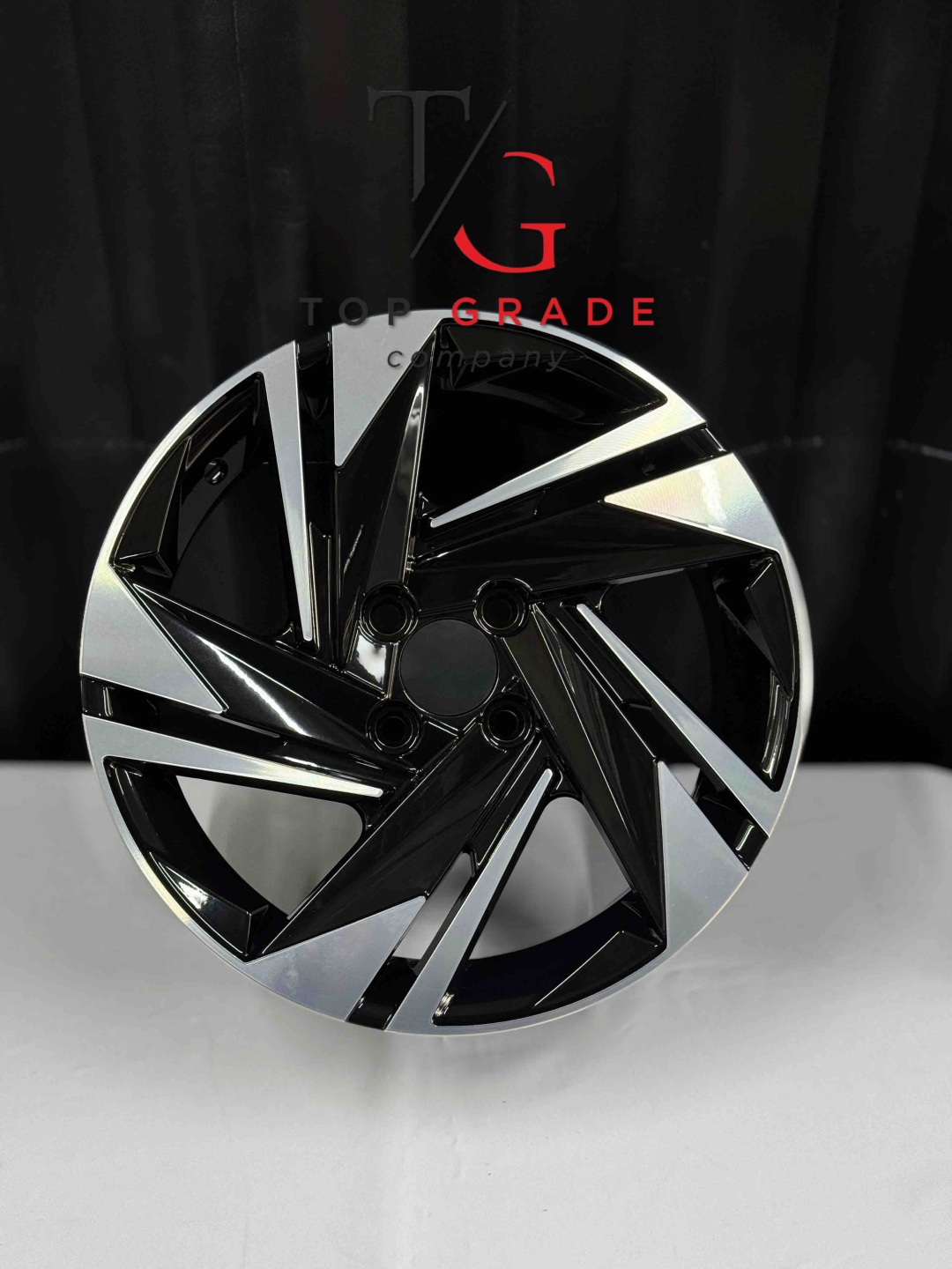 Top Grade Top grade0128 7x16/4x100 D67.1 ET35 4 диска черный, серебристый