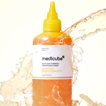 Medicube тонер Kojic Acid Turmeric Resurfacing Toner Отшелушивающий Тонер для Лица 250ml 250 мл