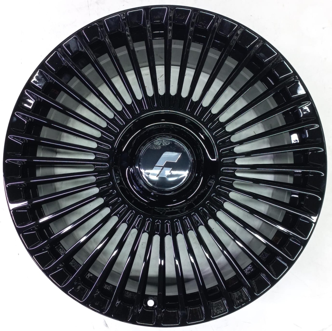 LiXiang Lixiang 0325 8.5x20/5x120 D62.5 ET35 4 диска черный