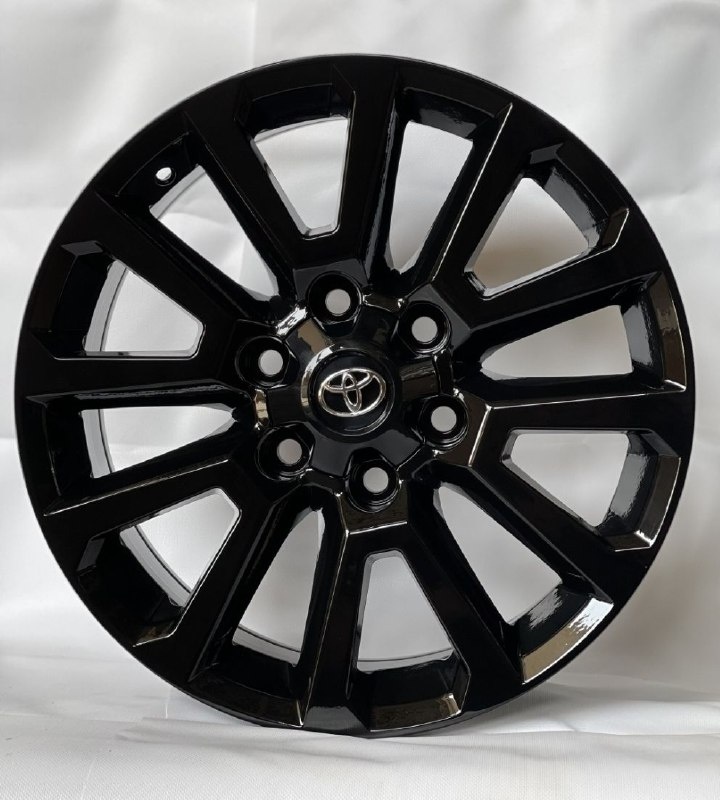 RNO 1072 7.5x17/6x139.7 D106.1 ET25 4 диска черный