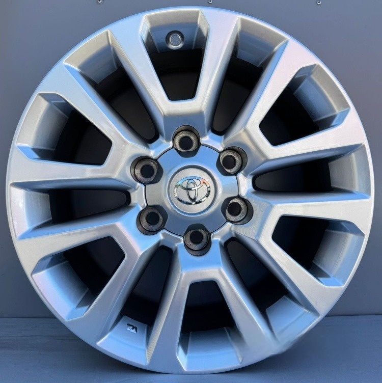 RNO 5823 7.5x18/6x139.7 D106.1 ET25 4 диска серебристый