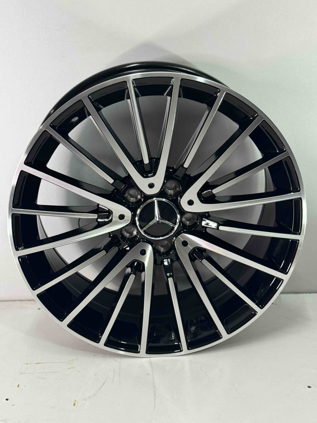 Mercedes-Benz h3064faa 8x18/5x112 D66.5 ET36 4 диска черный, серебристый