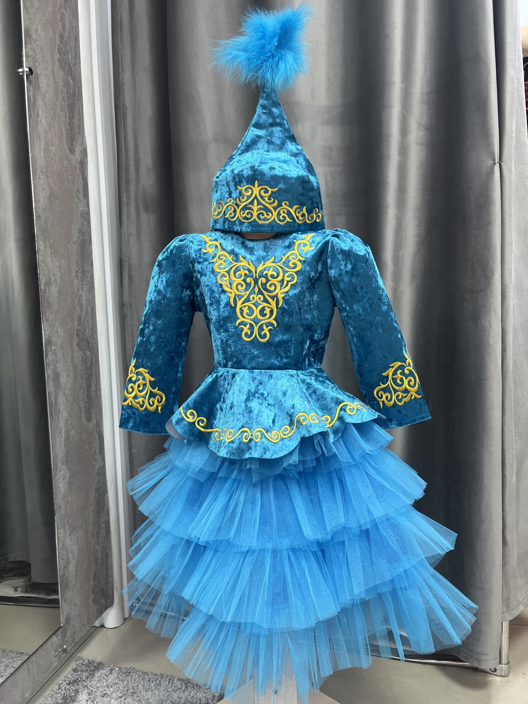 Национальный костюм голубой