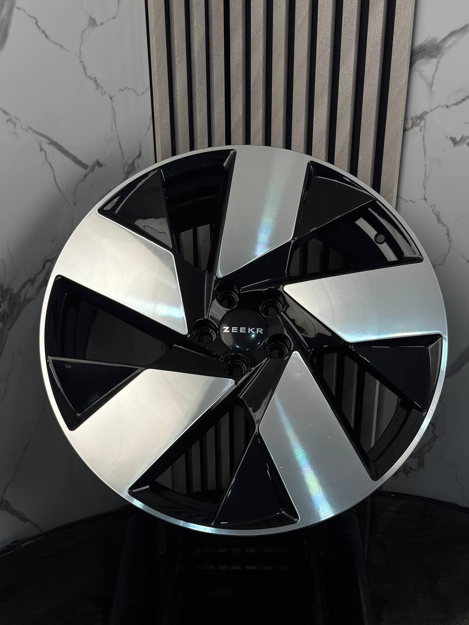 Zeekr T/G 225-20 8x20/5x108 D63.4 ET50.5 4 диска серебристый, черный