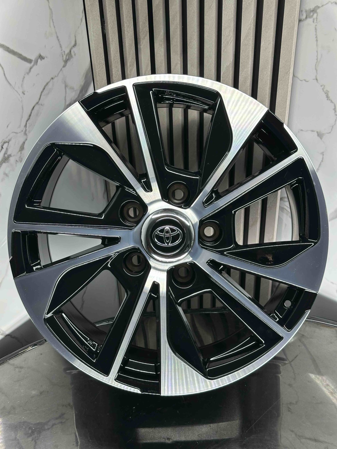 Top Grade H776f 8x18/5x150 D110.1 ET40 4 диска черный, серебристый