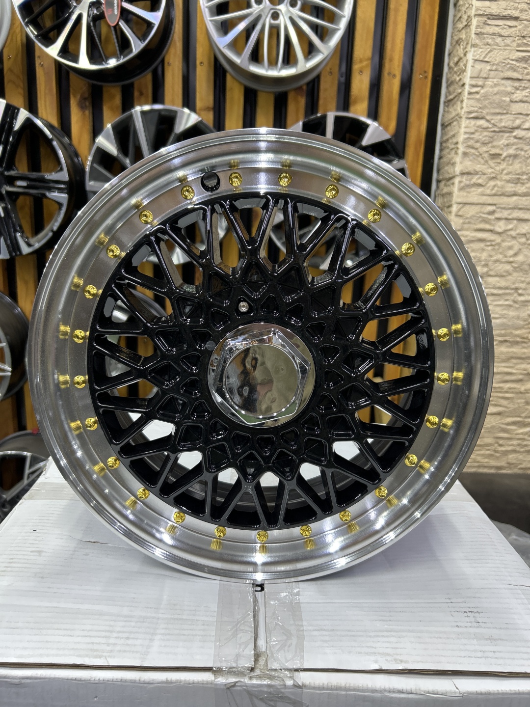 LKN Lkn75 5.5x14/4x100 D73.1 ET28 4 диска черный, серебристый