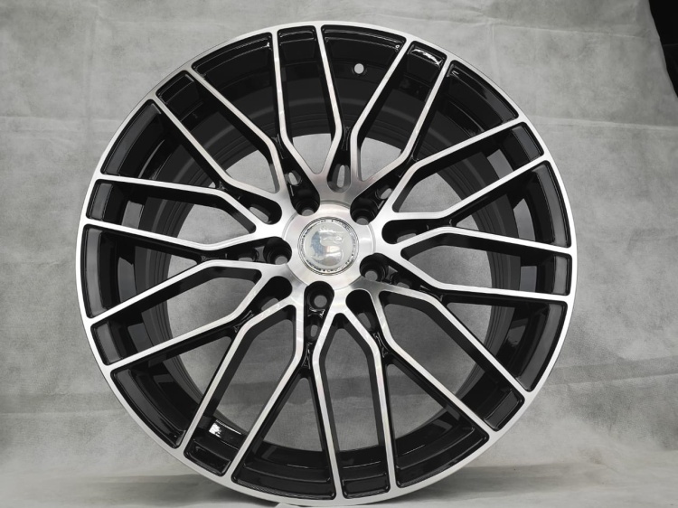 Veemann 2383 8.5x19/5x114.3 D73.1 ET38 4 диска черный, серебристый