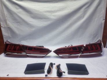 Блок фара Задние LED фонари с хромом на Toyota Camry 70/75