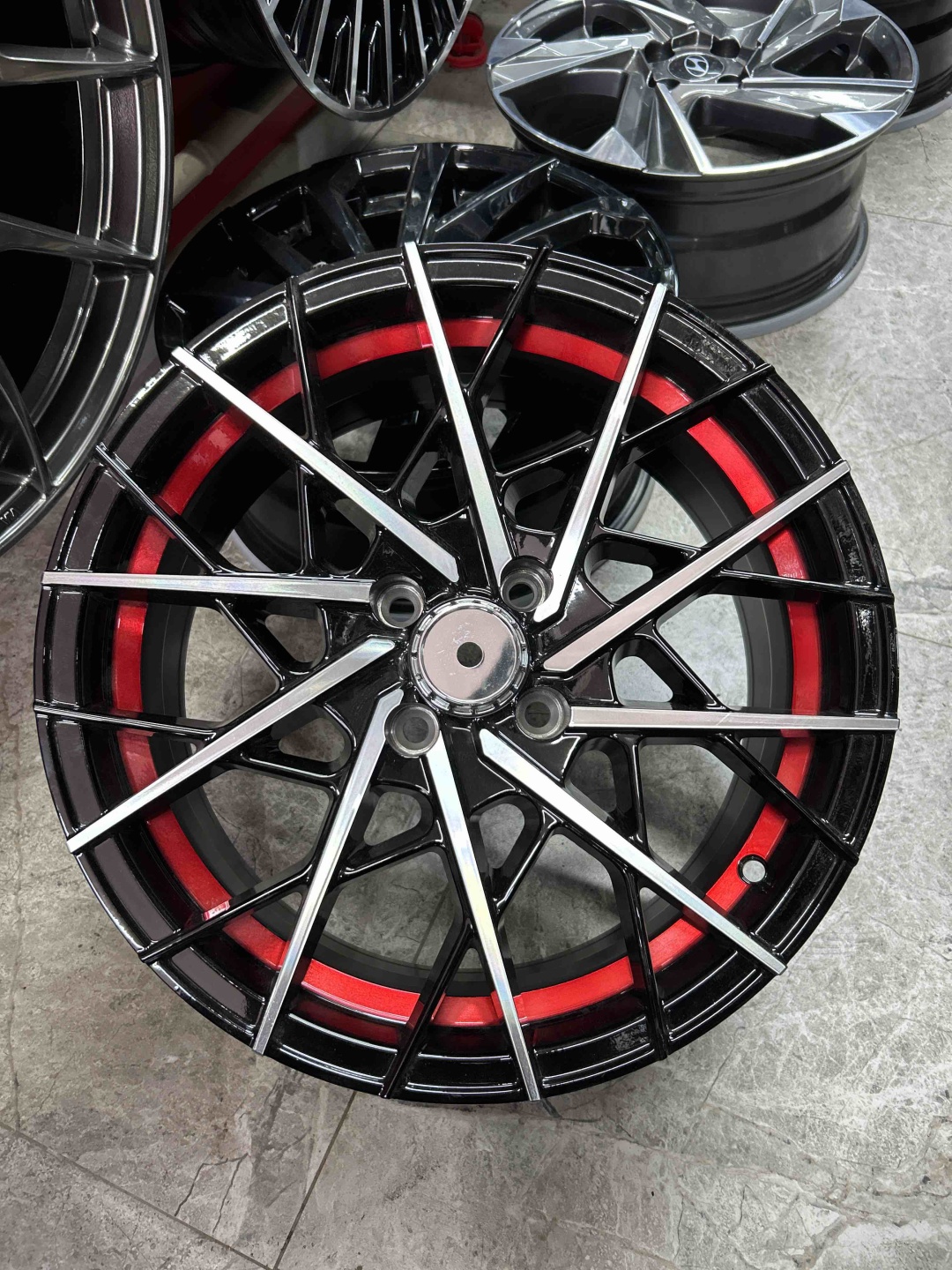 LKN Lkn09988 7x16/4x100 D67.1 ET30 4 диска черный, серебристый